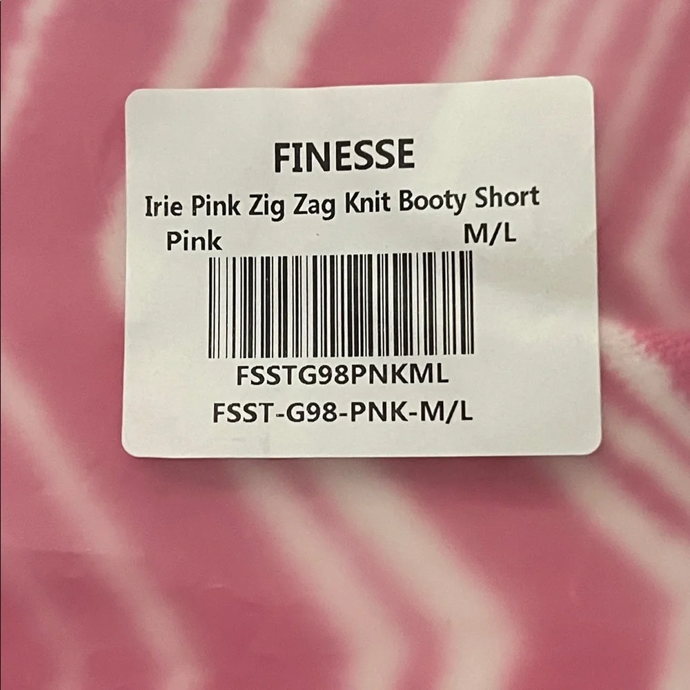 Finesse Irie Pink Zig Zag Knit Booty Short - Picture 7 of 7